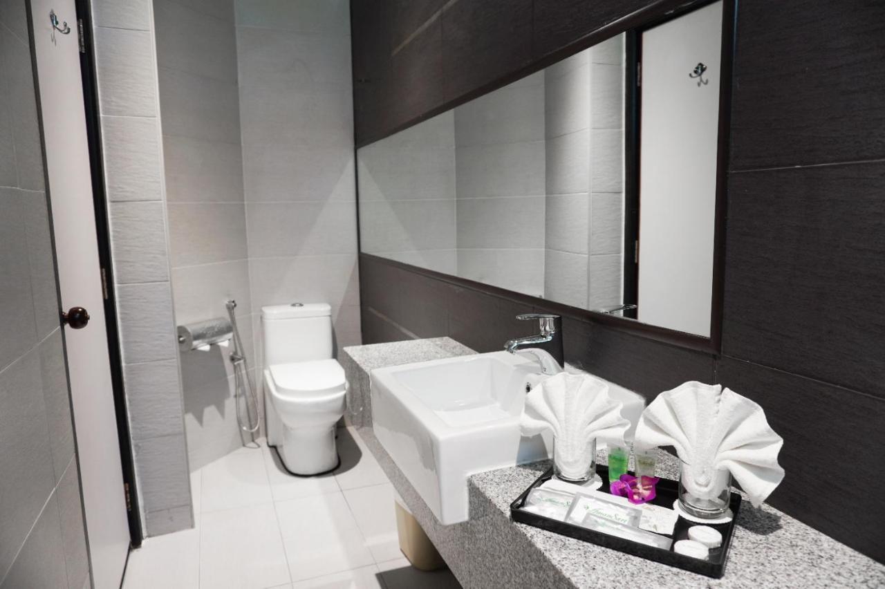 Amansari Residence Resort Johor Bahru Esterno foto